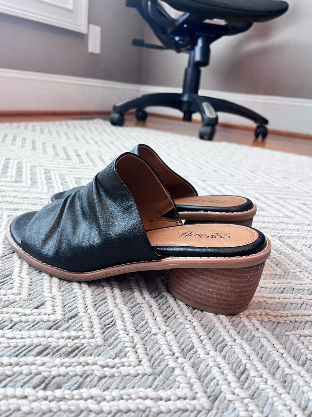 Eurosoft by Sofft Corley Slip in Sandal in Black - Picture 4 of 10